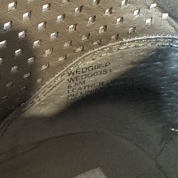 Steve Madden Suede Tan Wedgie-P Size 6.5 - Picture 5 of 7